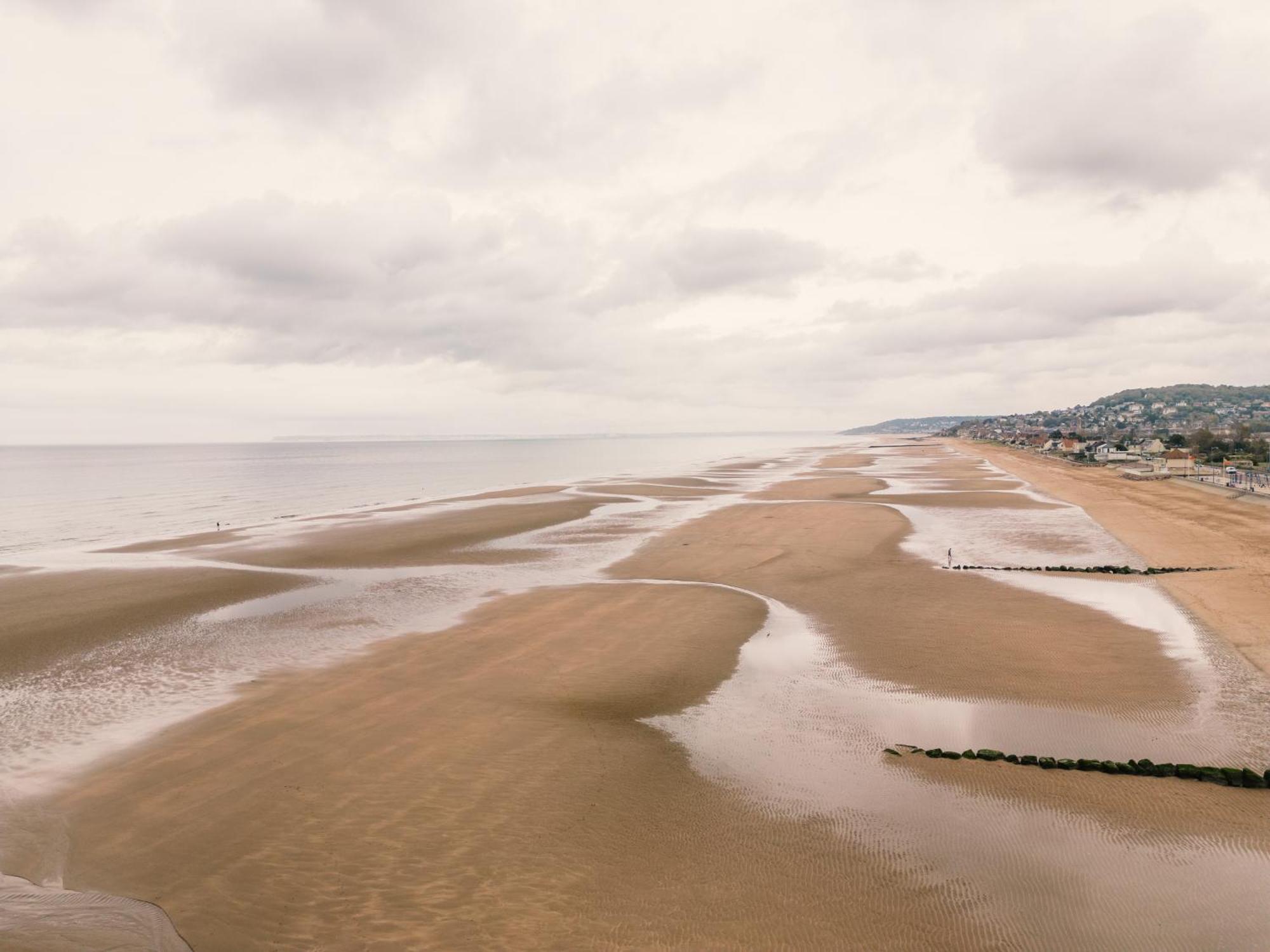 Ibis Styles Deauville Villers Plage Exterior photo